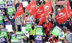 İngiltere'de binlerce işçi greve gidiyor