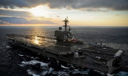 Yemen açıklarındaki ABD gemisinin birden fazla füzeyi önlediği açıklandı