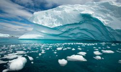 Antarktika'da sızan sıcak su erimeyi hızlandırıyor