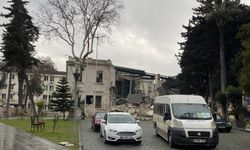 Hatay merkezli depremde valilik binası yıkıldı