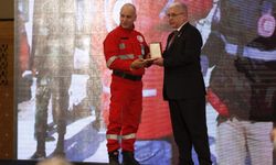 Cezayir'de arama kurtarma çalışmalarına katılan ekiplere ödül