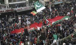 Pakistan'da İmran Han destekçilerine polis müdahalesi