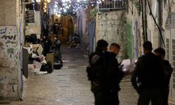 Siyonist İsrail Mescid-i Aksa'da bir Filistinliyi katletti