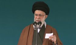 İran'da bayram namazı sonrası İslam İnkılabı liderinden önemli açıklamalar