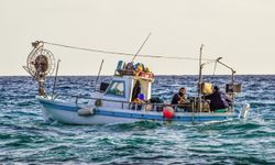 Antalya'da balıkçılar İHA'larla denetleniyor