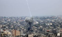 Siyonist İsrail Gazze'de bir okula saldırdı