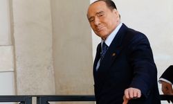 İtalya, Berlusconi için ulusal yas ilan edilmesini tartışıyor