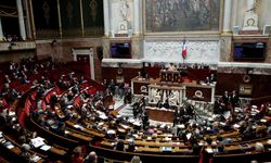 Fransız meclisi 15 yaş altının sosyal medya kısıtlaması tasarısını onayladı