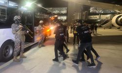 Interpol'un kırmızı bültenle aradığı 2 kişi Türkiye'de yakalandı