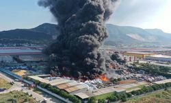 Manisa'daki fabrika yangını kontrol altına alındı