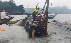 Filipinler'de tekne alabora oldu: En az 25 ölü