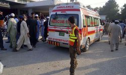 Pakistan'da otobüs kazası: 17 ölü, 41 yaralı