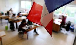 Fransa'daki okullarda "abaya" yasağının ilk duruşması bugün