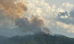 Marmaris'te yıldırım kaynaklı orman yangınlarına müdahale ediliyor