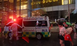 Tayland'da ateşli silahla 2 kişiyi öldüren çocuk hakim karşısında
