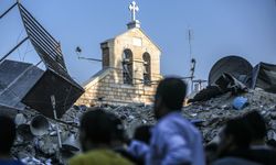 İsrail Gazze'de sivillerin sığındığı tarihi kiliseyi bombaladı