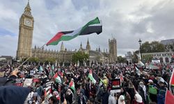 İngiltere'de eylemciler yasağa rağmen yürüyecek