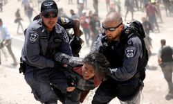 İşgalci İsrail'in  Batı Şeria'da esir alma metodu