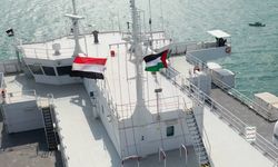 Yemen Siyonist İsrail gemisine operasyonu paylaştı