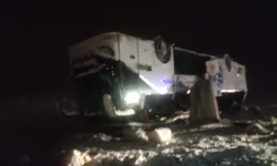 Bingöl'de iki yolcu otobüsü devrildi: 22 yaralı