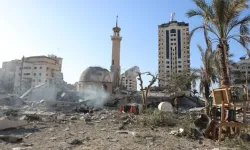 Siyonist İsrail ordusu Gazze'de 1 camiyi daha bombaladı
