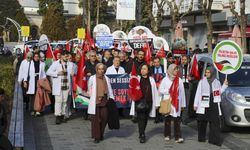 Uşak'ta sağlık çalışanları Filistin için sessiz yürüyüş yaptı