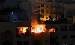 İşgalci İsrail Gazze'de bir evi hedef aldı: En az 20 şehit