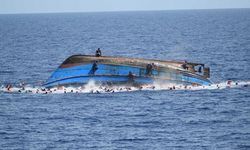Hindistan'da öğrenci taşıyan tekne alabora oldu: 14 ölü