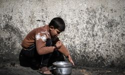 Gazze'de bir çocuk daha 'açlıktan' şehit düştü