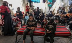 Filistinliler kamplarda hayatta kalmaya çalışıyor
