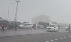 Bitlis'te 6 aracın karıştığı kazada 20 kişi yaralandı