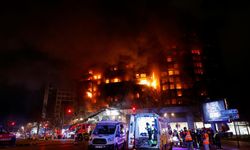 İspanya'da 14 katlı binada yangın: 10 kişi öldü