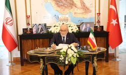 Karamollaoğlu'ndan İran Büyükelçiliği'ne taziye ziyareti