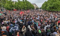 Paris'te Filistinlilerle dayanışma gösterisi düzenlendi