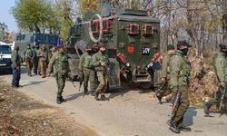 Hindistan'da askeri araca saldırı: 7 asker öldü