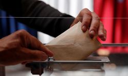 Fransa'da genel seçimlerin ikinci turunda oy kullanma işlemi başladı