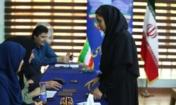 İran'da cumhurbaşkanı seçimi için oy verme süresi 24'e kadar uzatıldı