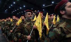 Hizbullah mücahitleri, Şeyh Naim Kasım'a biat yeniledi