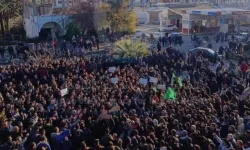 Suriye'de protestolar büyüdü: Lazkiye, Humus ve Tartus'ta halk sokaklara çıktı