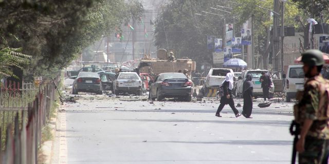 Afganistan'da Dışişleri Bakanlığı binası önünde patlama