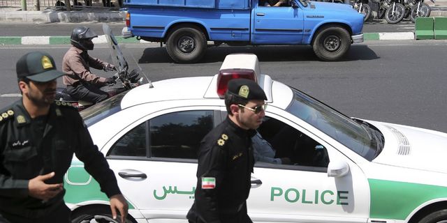 İran'daki Azerbaycan Büyükelçiliğine silahlı saldırı