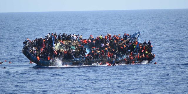İtalya'da batan teknede 59 düzensiz göçmen öldü