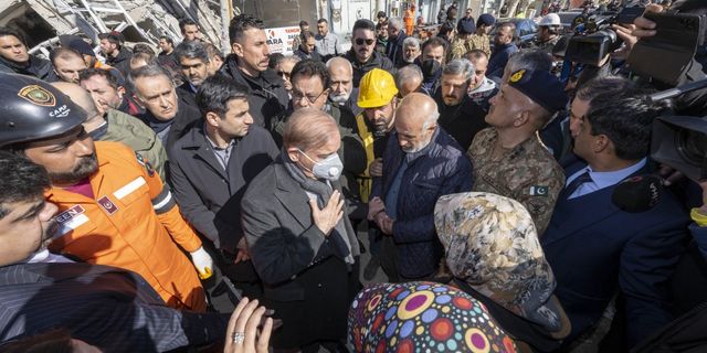Pakistan Başbakanı Şerif deprem bölgesini ziyaret etti