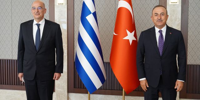 Bakan Çavuşoğlu, Yunan mevkidaşı ile görüştü