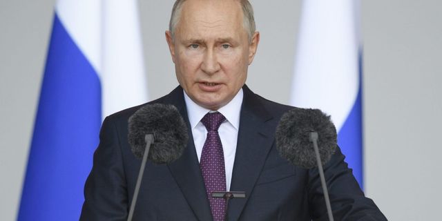 Putin: Ukrayna'ya zayıflatılmış uranyumlu mühimmat gönderilirse gereken cevabı vereceğiz