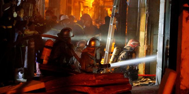 Vietnam'ın başkentinde bir apartmanda çıkan yangında 8 kişi öldü