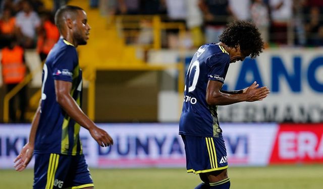 Fenerbahçe Lider Alanyaspor'a Farklı Yenildi