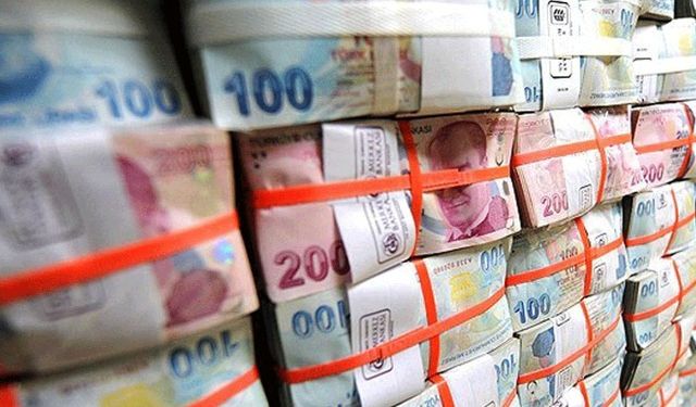 Bütçe ekimde 4.9 milyar lira açık verdi