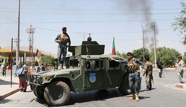 Afganistan'da bomba yüklü araçla saldırı: 3 ölü