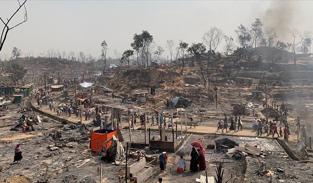 Arakanlı Müslüman mültecilerin kaldığı kamptaki yangın çıktı